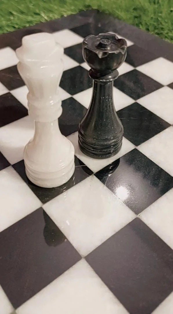 Handmade Onyx Chess Board Set Size 30 cm - Image 5