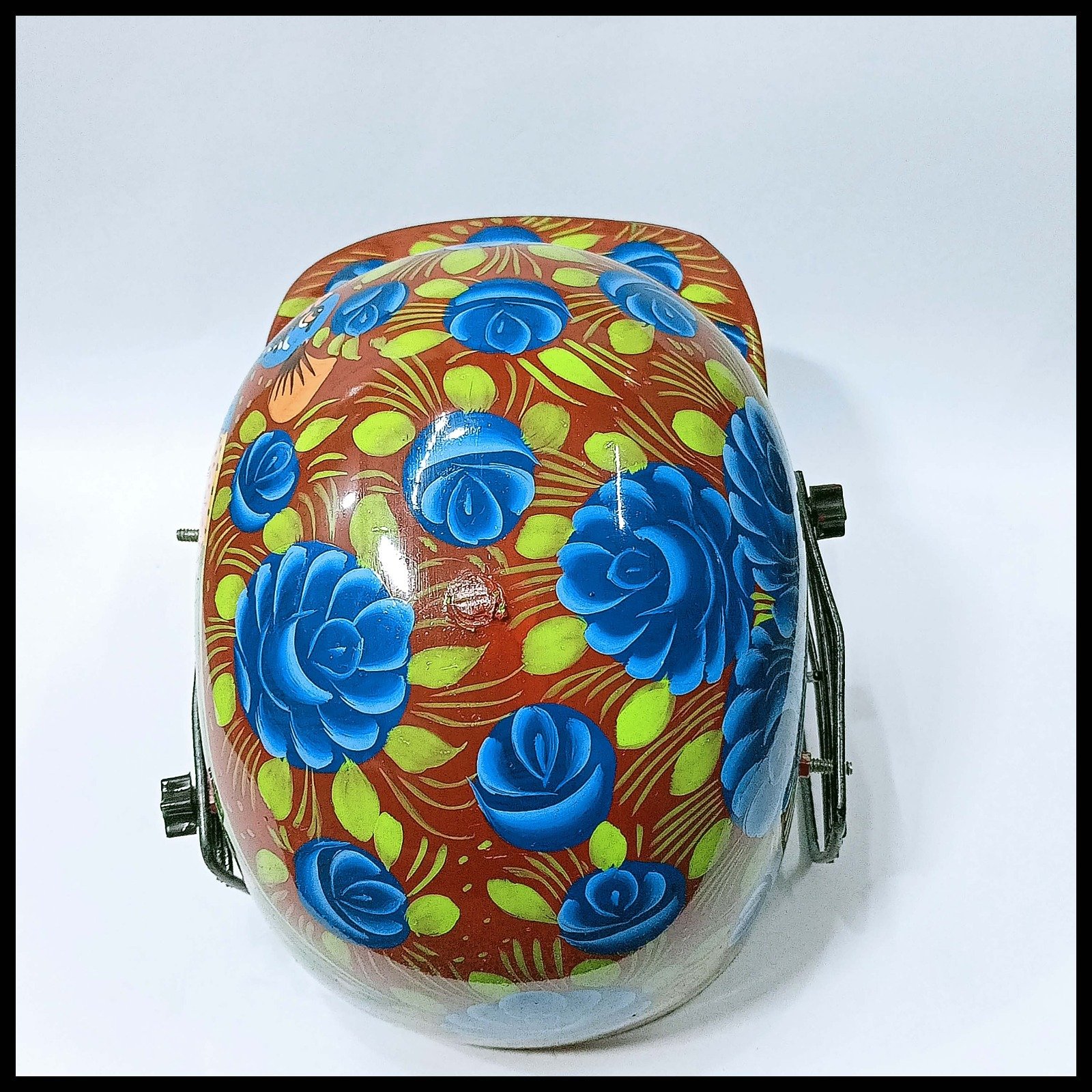 Pakistani Truck Art Cricket Helmet – Hand-Painted Traditional Helmet for Home Decor & Gifts - Image 4