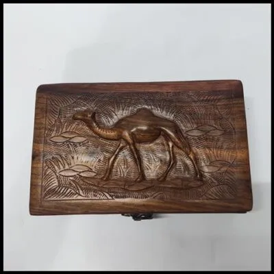 "Elegant Wooden Jewelry Box with Camel Design – Timeless Craftsmanship" 20 x 13cm - Image 3