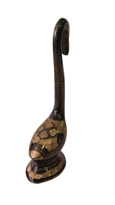 Elegant Brass Swan Figurine – Handcrafted Decorative Showpiece - Image 4