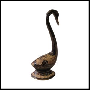 Elegant Brass Swan Figurine – Handcrafted Decorative Showpiece