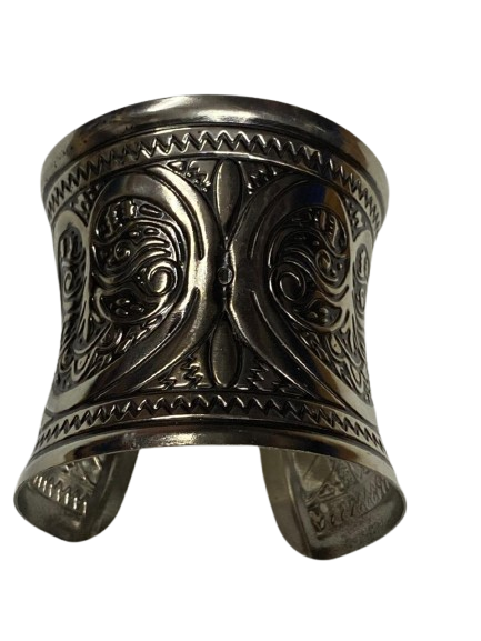 Elegant Cuff Bracelet – Timeless Style for Every Wrist - Image 3