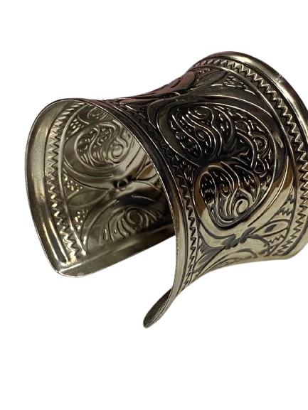 Elegant Cuff Bracelet – Timeless Style for Every Wrist - Image 7