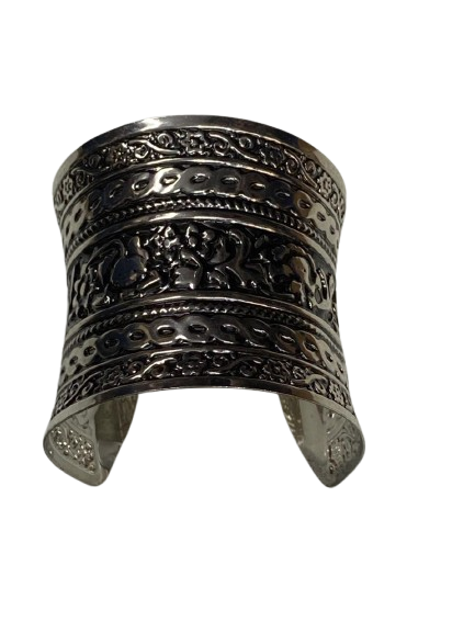 Elegant Cuff Bracelet – Timeless Style for Every Wrist - Image 5