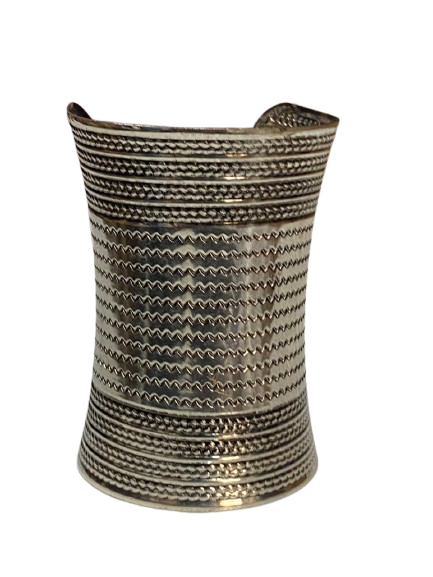 Elegant Cuff Bracelet – Timeless Style for Every Wrist - Image 5