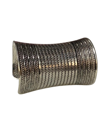 Elegant Cuff Bracelet – Timeless Style for Every Wrist - Image 6