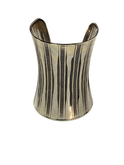 Elegant Cuff Bracelet – Timeless Style for Every Wrist - Image 5