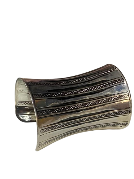Elegant Cuff Bracelet – Timeless Style for Every Wrist - Image 7