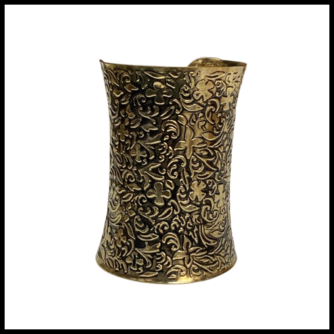 Elegant Cuff Bracelet – Timeless Style for Every Wrist - Image 2