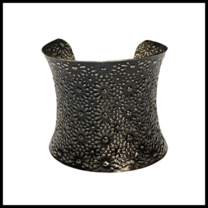 Elegant Cuff Bracelet – Timeless Style for Every Wrist