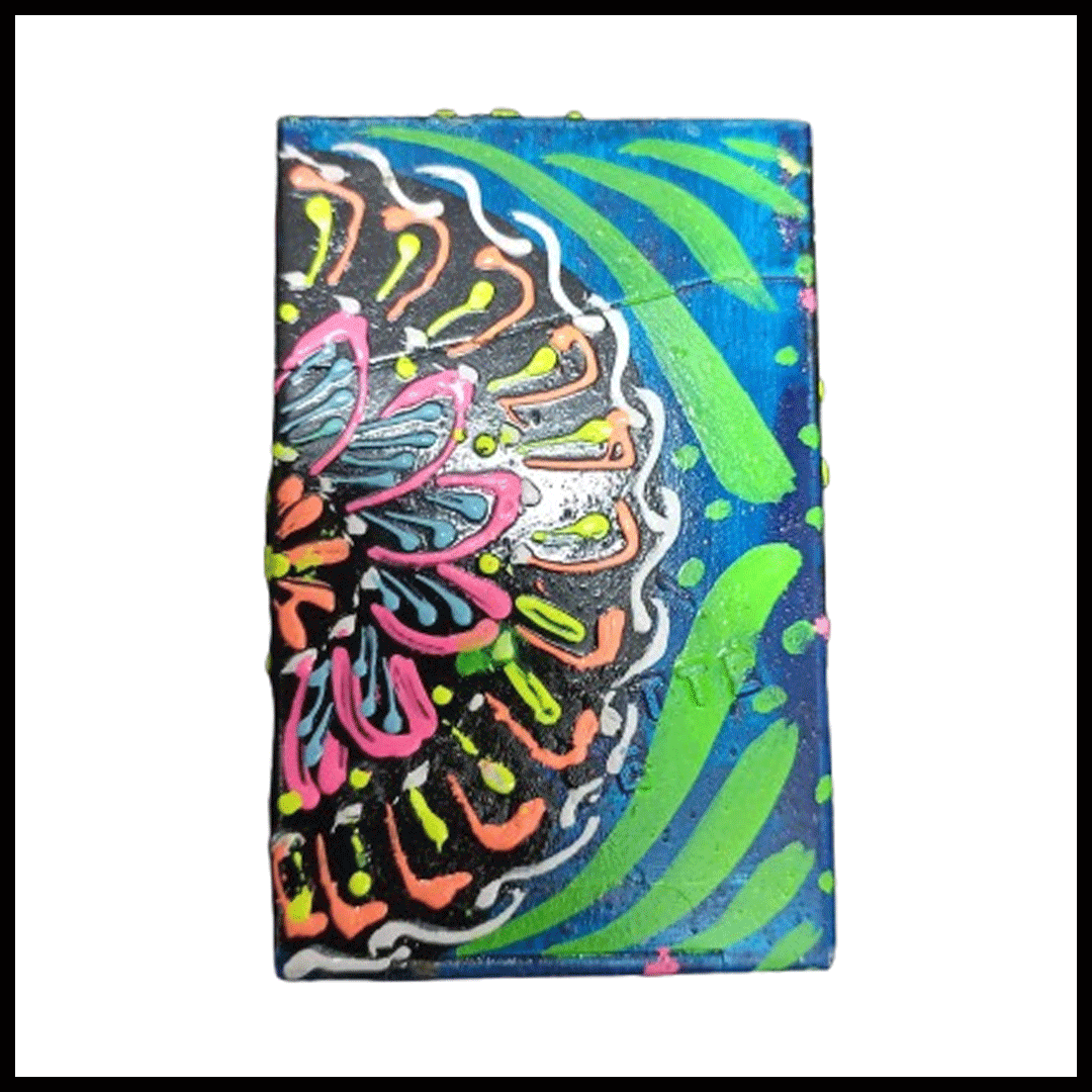 Colorful Truck Art Cigarette Case – Stylish & Durable Holder - Image 3