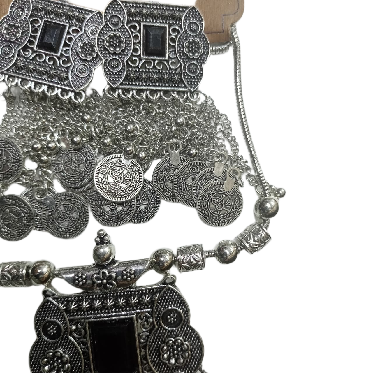 Elegant Handcrafted Necklaces – Graceful Designs for Every Occasion - Image 5