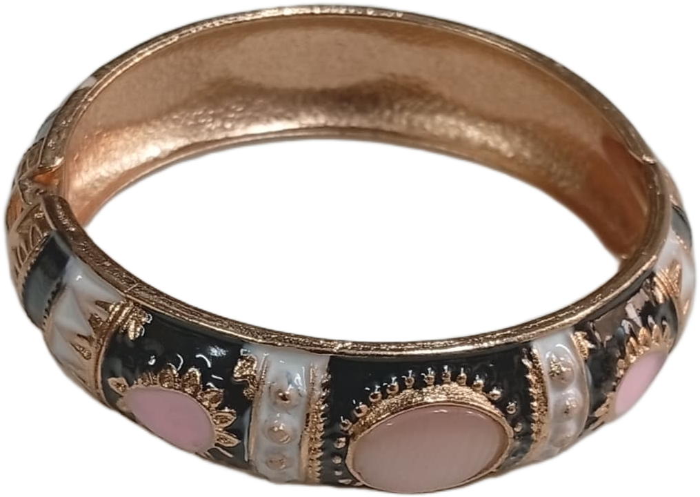 Stylish Ethnic Cuff Bracelet – Classic Handmade Accessory - Image 3