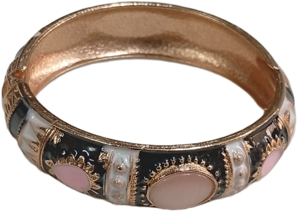 Stylish Ethnic Cuff Bracelet – Classic Handmade Accessory - Image 5