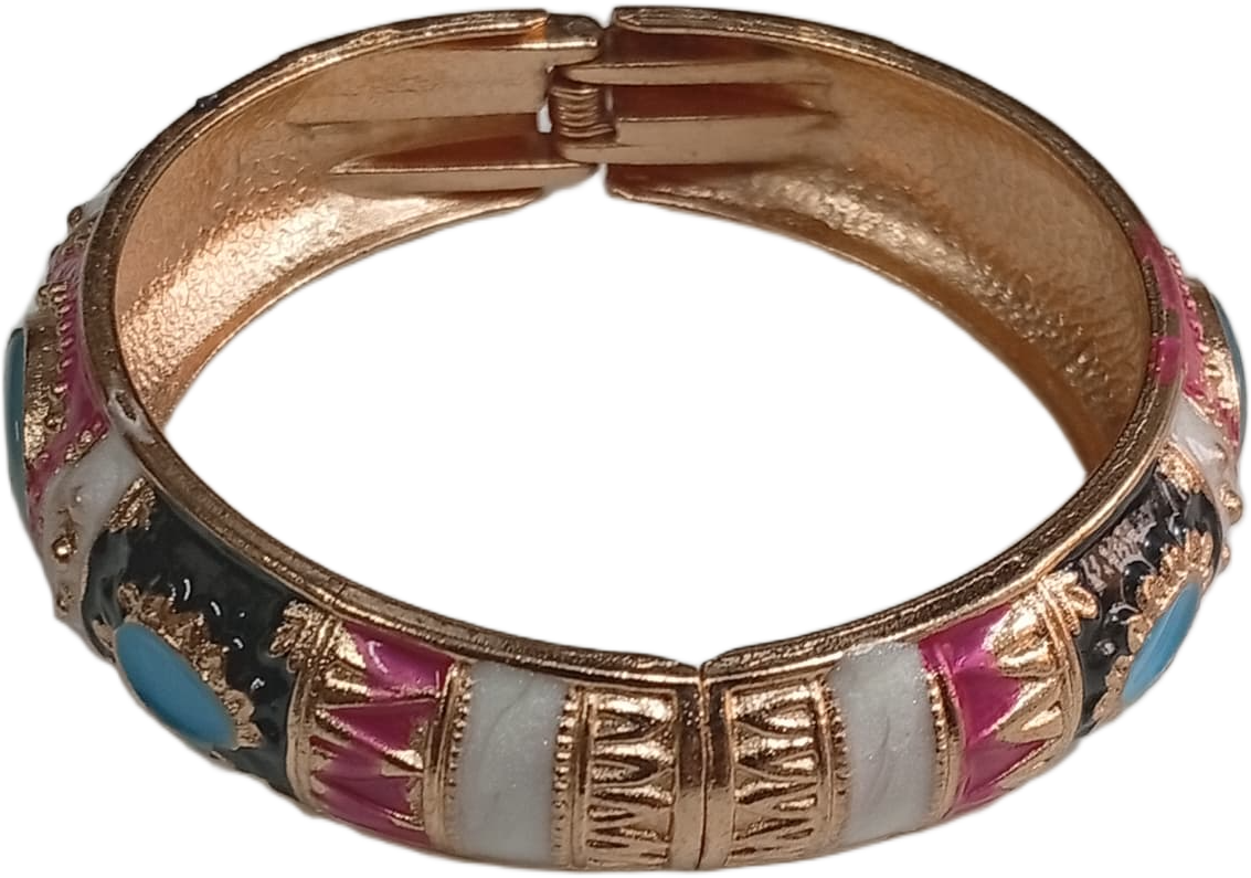 Stylish Ethnic Cuff Bracelet – Classic Handmade Accessory - Image 5