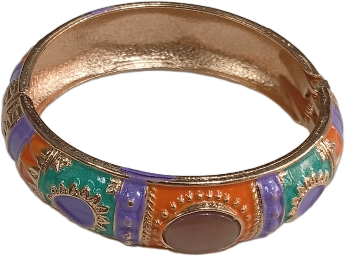 Stylish Ethnic Cuff Bracelet – Classic Handmade Accessory - Image 4