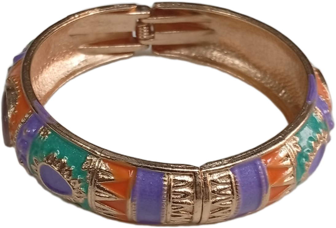 Stylish Ethnic Cuff Bracelet – Classic Handmade Accessory - Image 5