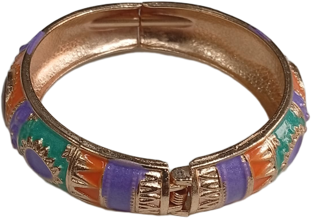 Stylish Ethnic Cuff Bracelet – Classic Handmade Accessory - Image 6