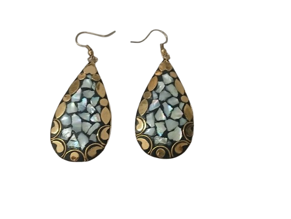 Elegant Handcrafted Earrings – Sparkle with Timeless Style - Image 4