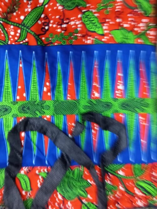 Handbag with Zipper and Inner Pocket - Image 6