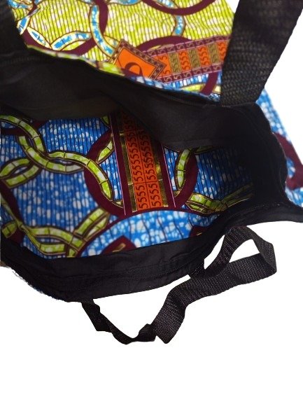 Handbag with Zipper and Inner Pocket - Image 7
