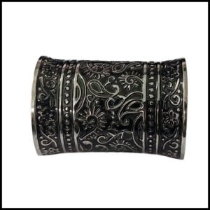 Elegant Cuff Bracelet – Timeless Style for Every Wrist