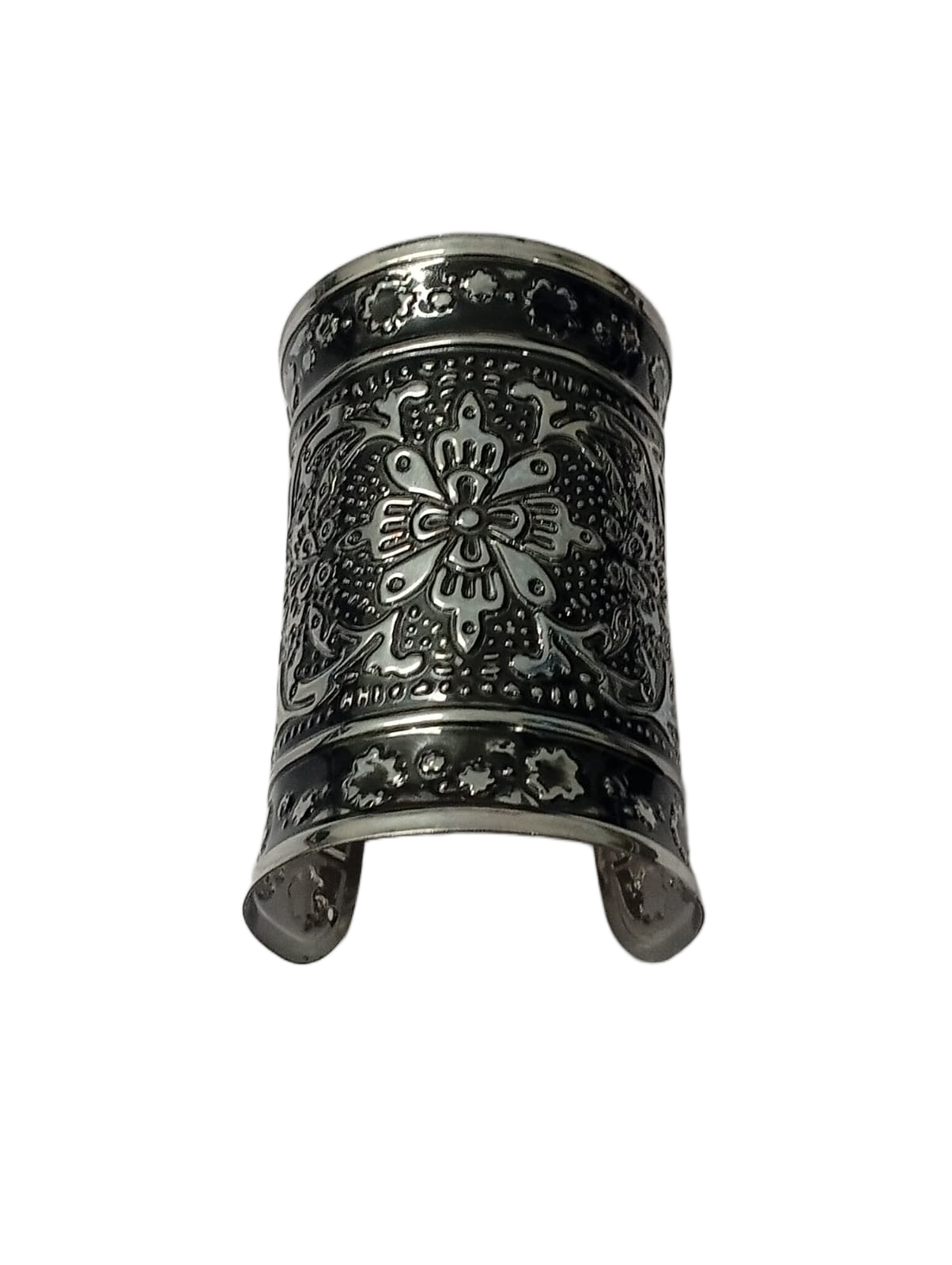 Elegant Cuff Bracelet – Timeless Style for Every Wrist - Image 3