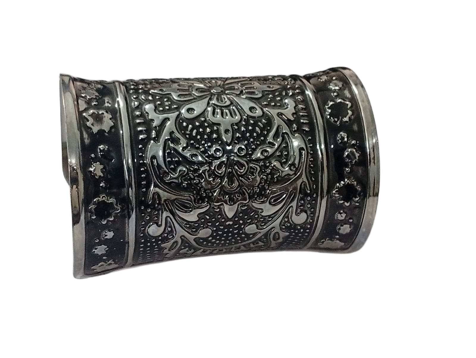 Elegant Cuff Bracelet – Timeless Style for Every Wrist - Image 7