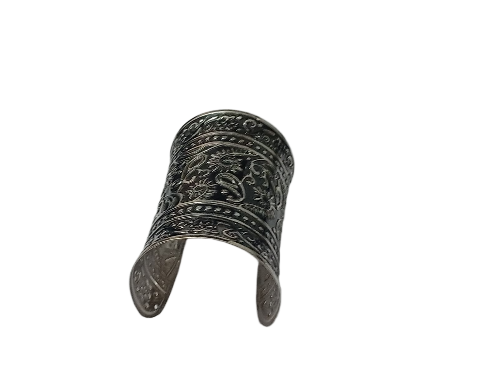 Elegant Cuff Bracelet – Timeless Style for Every Wrist - Image 3