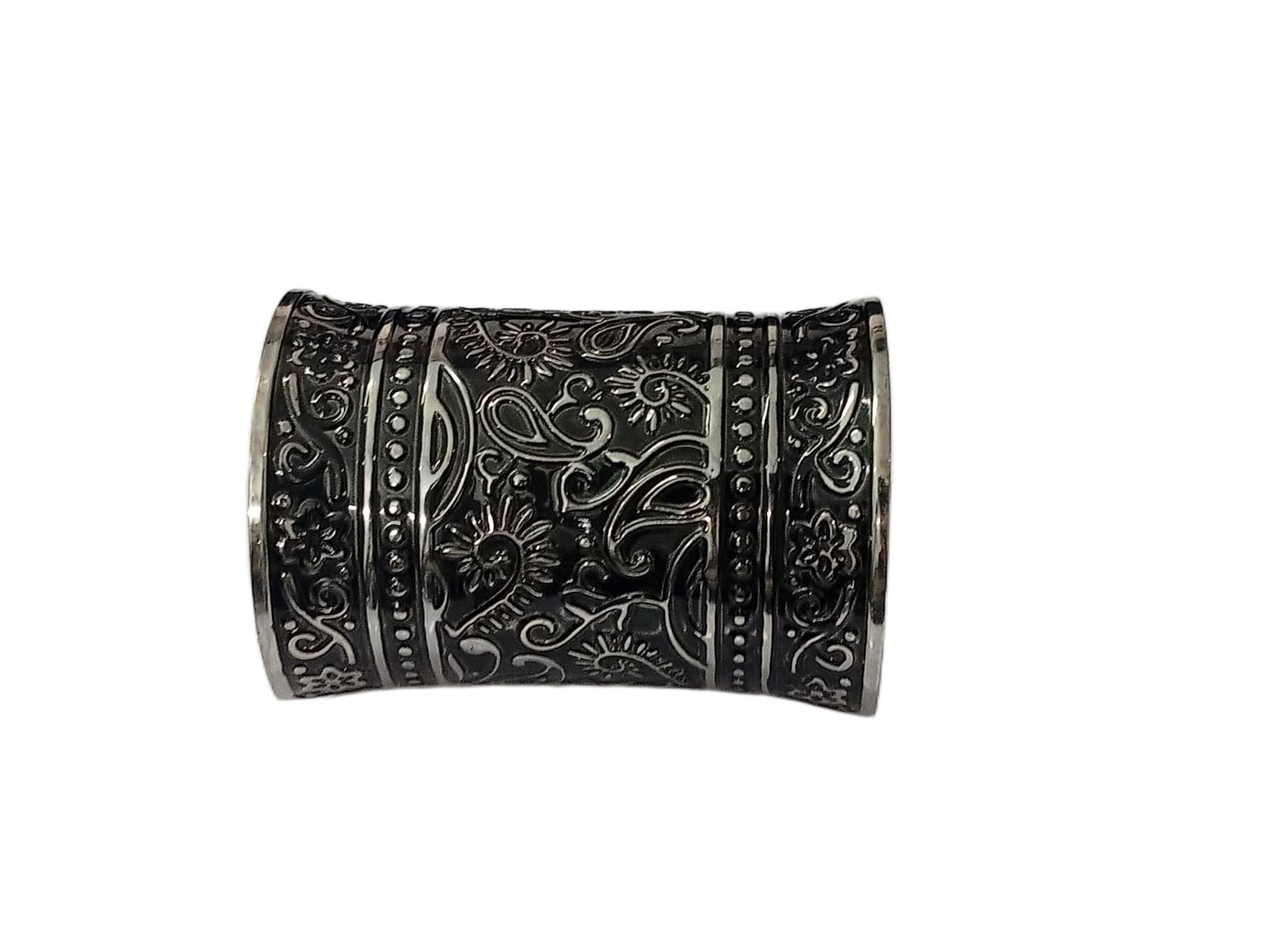 Elegant Cuff Bracelet – Timeless Style for Every Wrist - Image 2