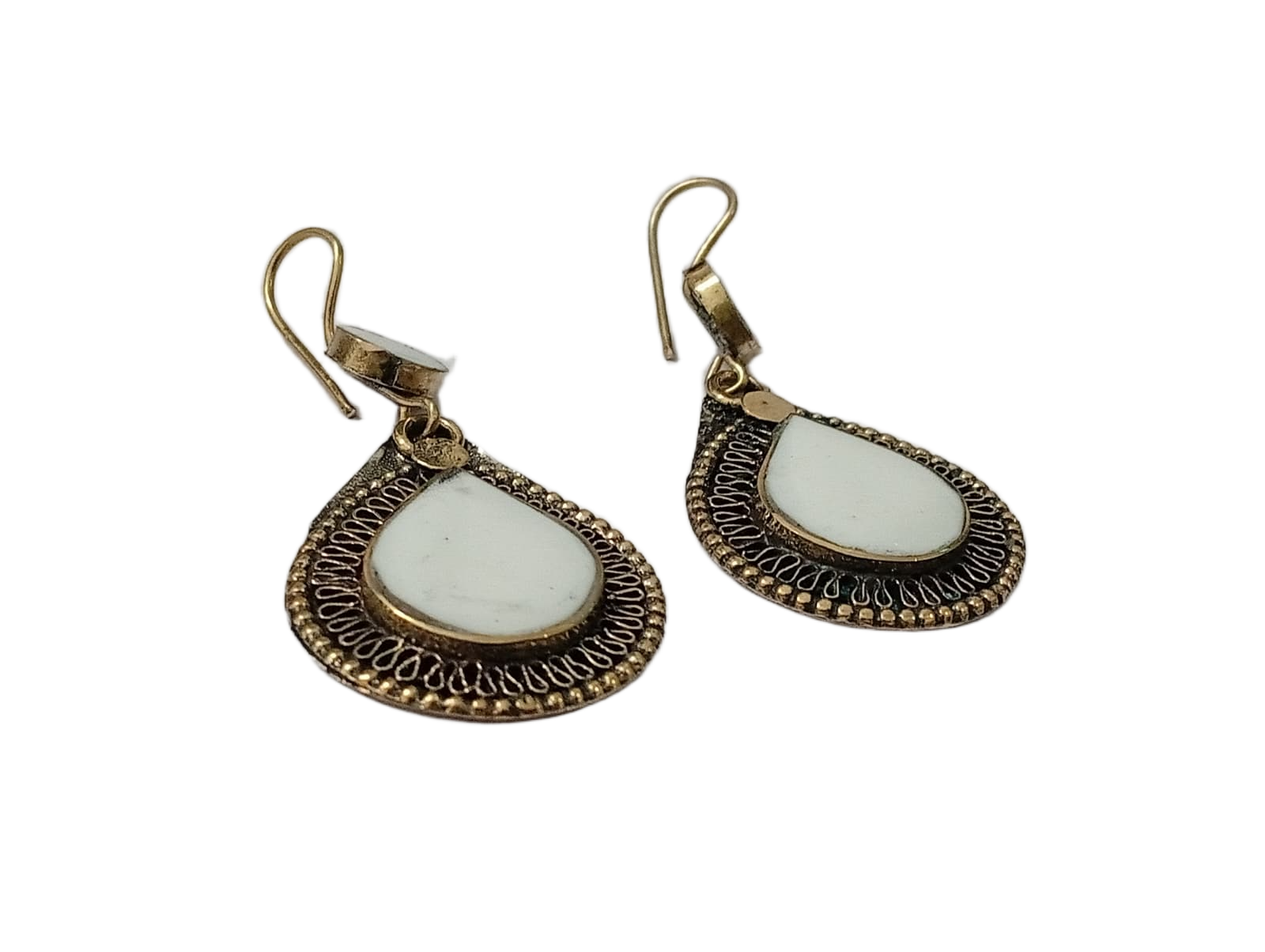Elegant Handcrafted Earrings – Sparkle with Timeless Style - Image 3