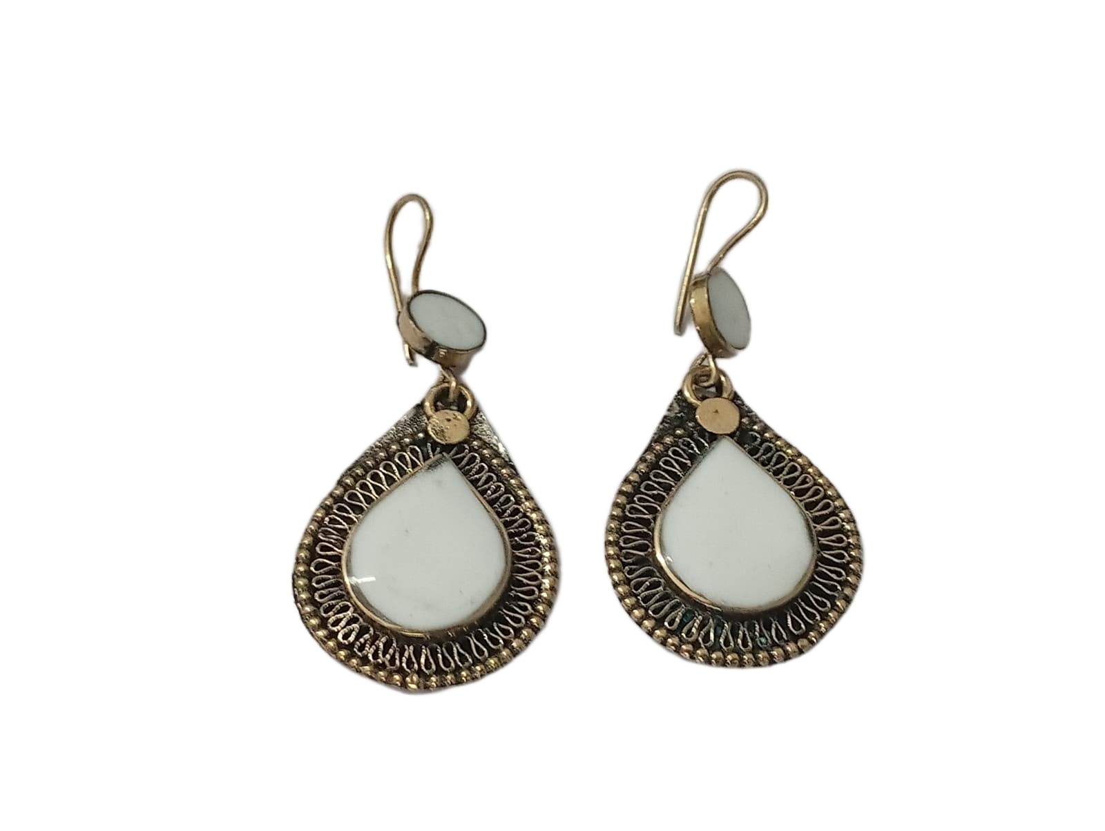 Elegant Handcrafted Earrings – Sparkle with Timeless Style - Image 4