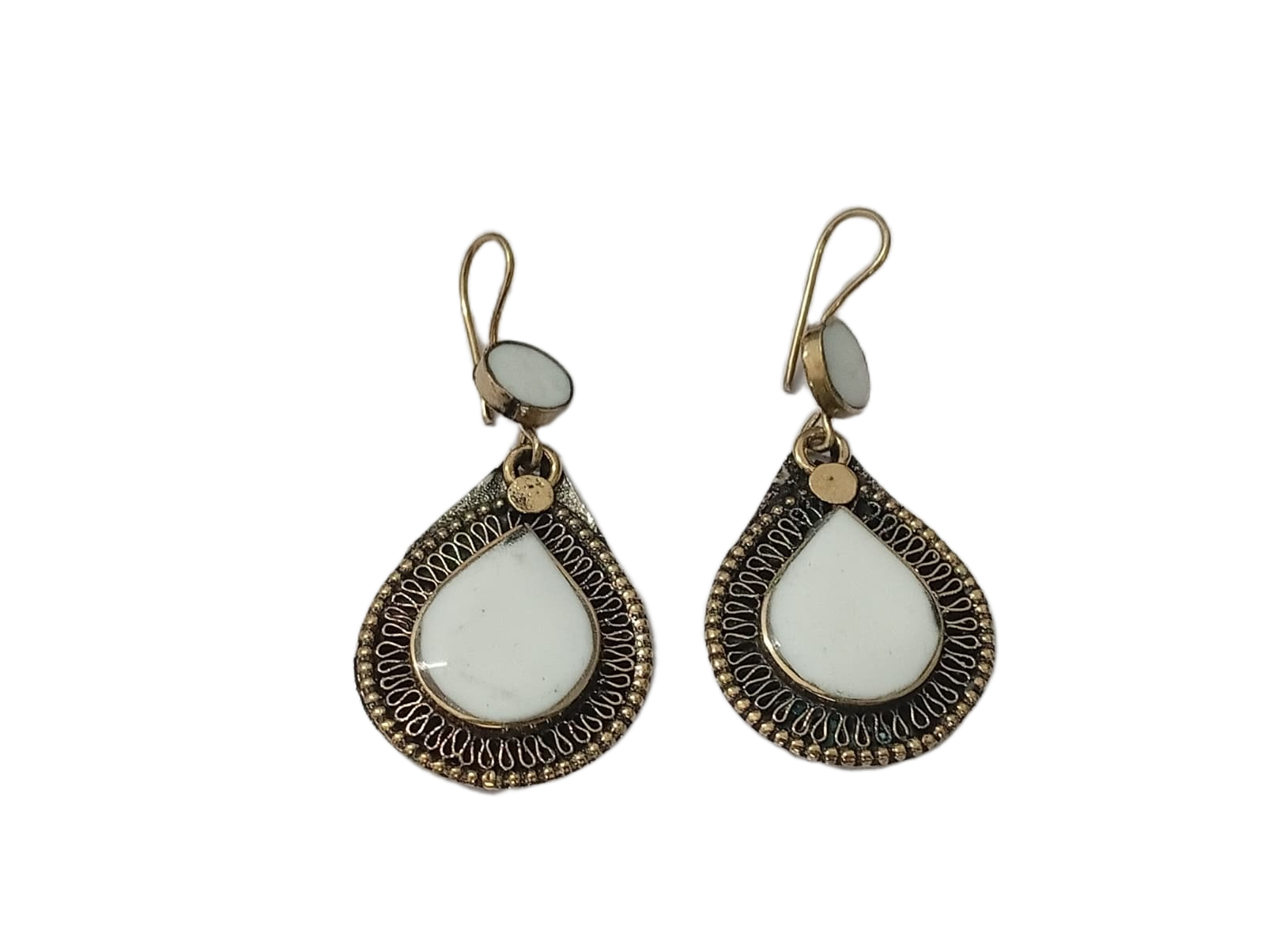 Elegant Handcrafted Earrings – Sparkle with Timeless Style - Image 2