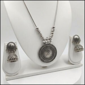 Elegant Handcrafted Necklaces – Graceful Designs for Every Occasion